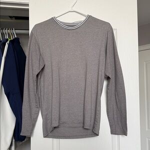 Original Penguin Men's Long-Sleeve Crewneck in Heather Gray